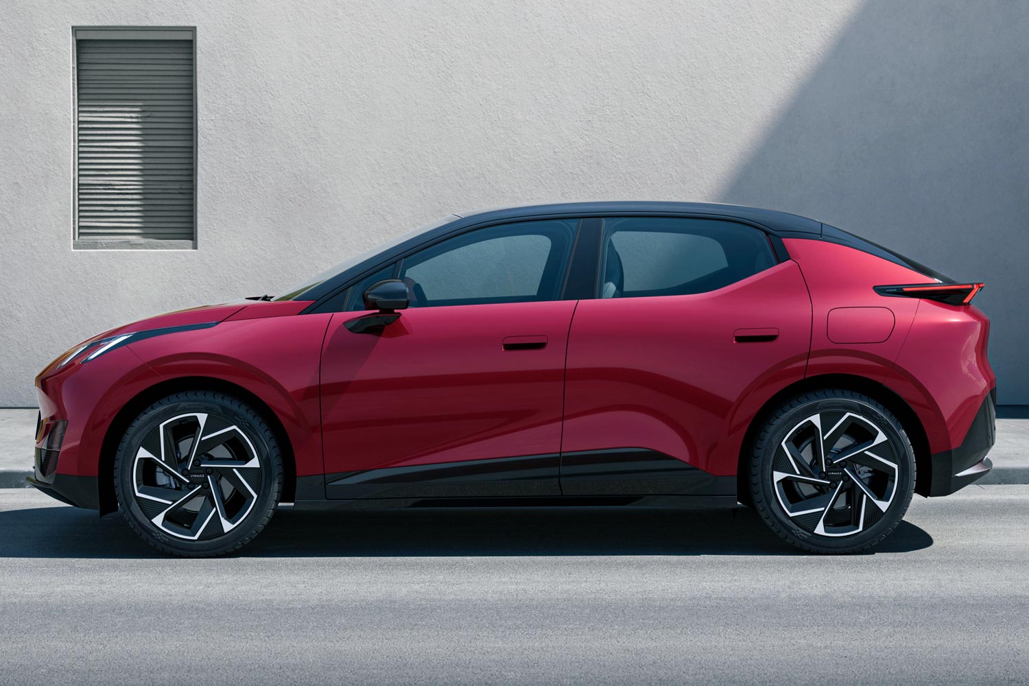 Rendering gotowego do produkcji modelu 3D klasy A - jeden z naszych projektów: Lynk & Co 02.